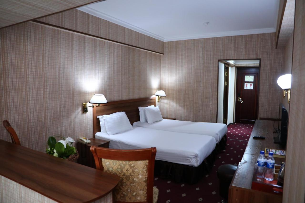 Le Grande Plaza Hotel ทาชเคนต์ ภายนอก รูปภาพ