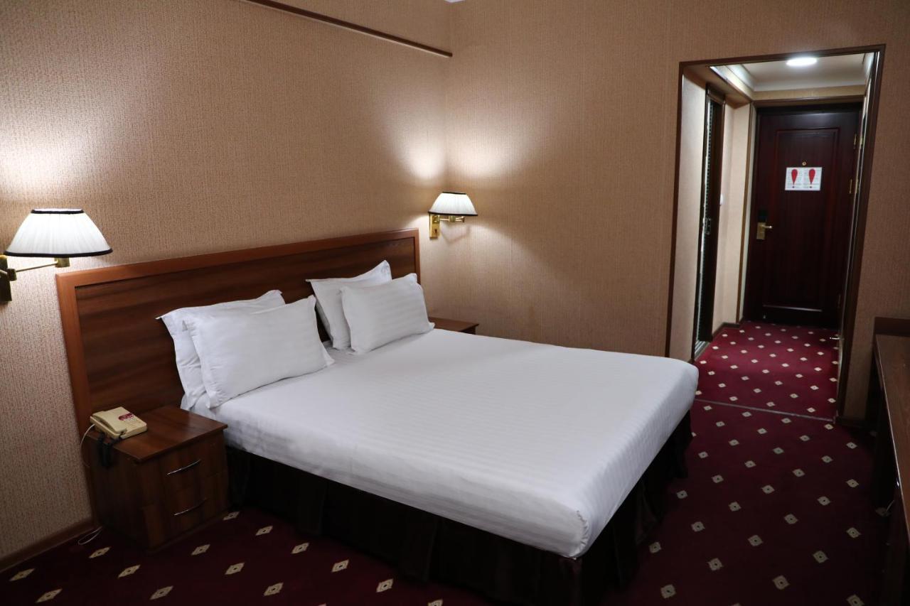 Le Grande Plaza Hotel ทาชเคนต์ ภายนอก รูปภาพ
