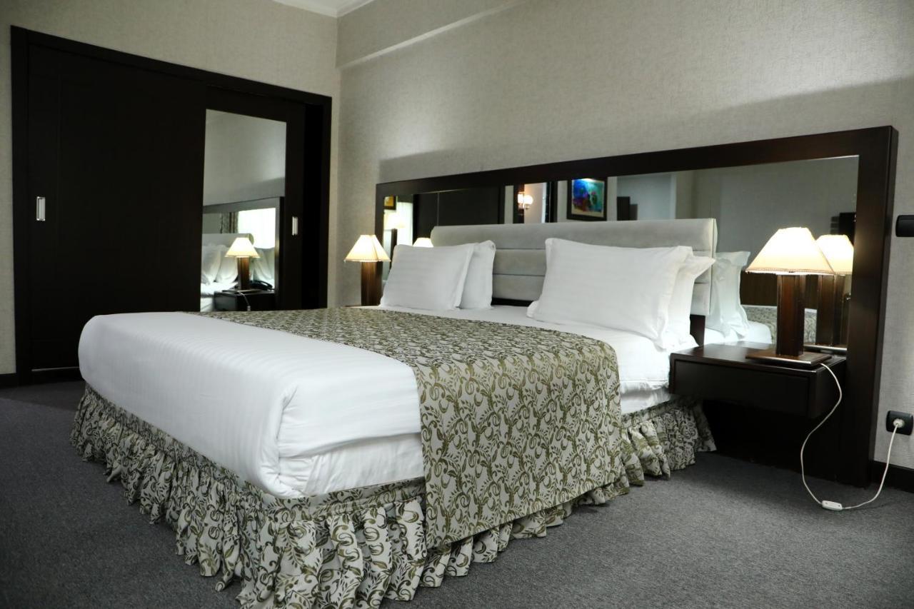 Le Grande Plaza Hotel ทาชเคนต์ ภายนอก รูปภาพ