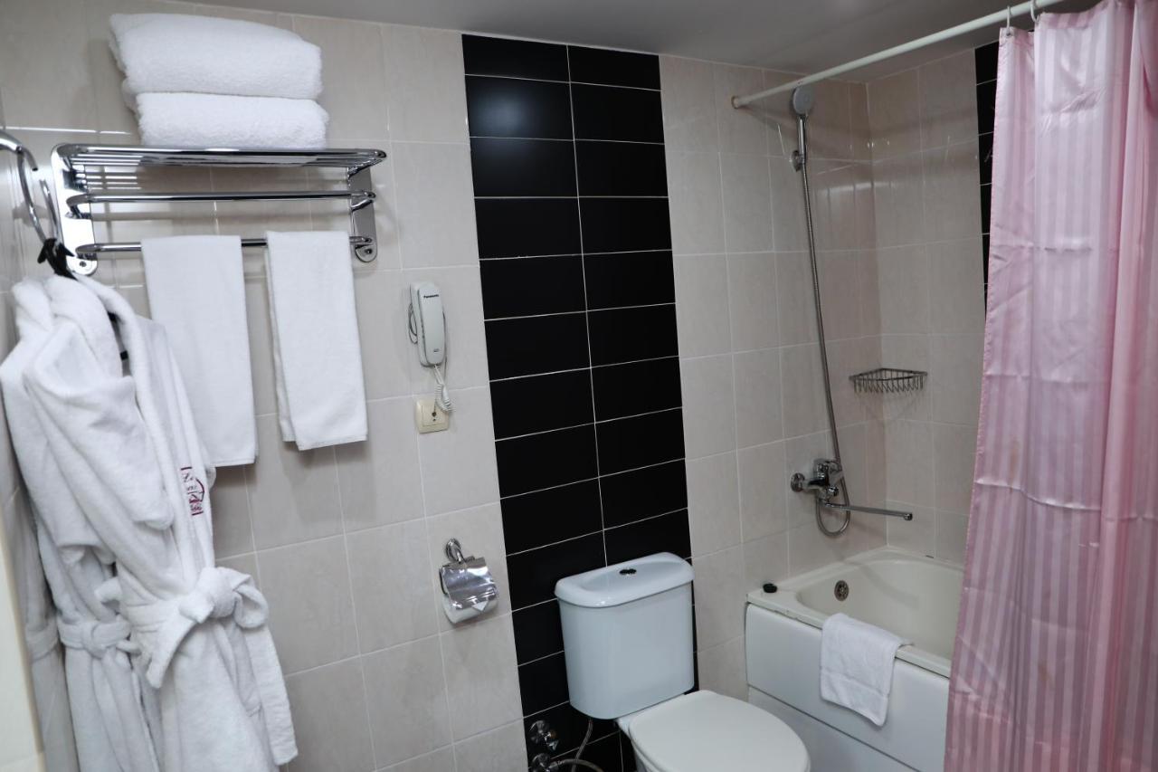 Le Grande Plaza Hotel ทาชเคนต์ ภายนอก รูปภาพ