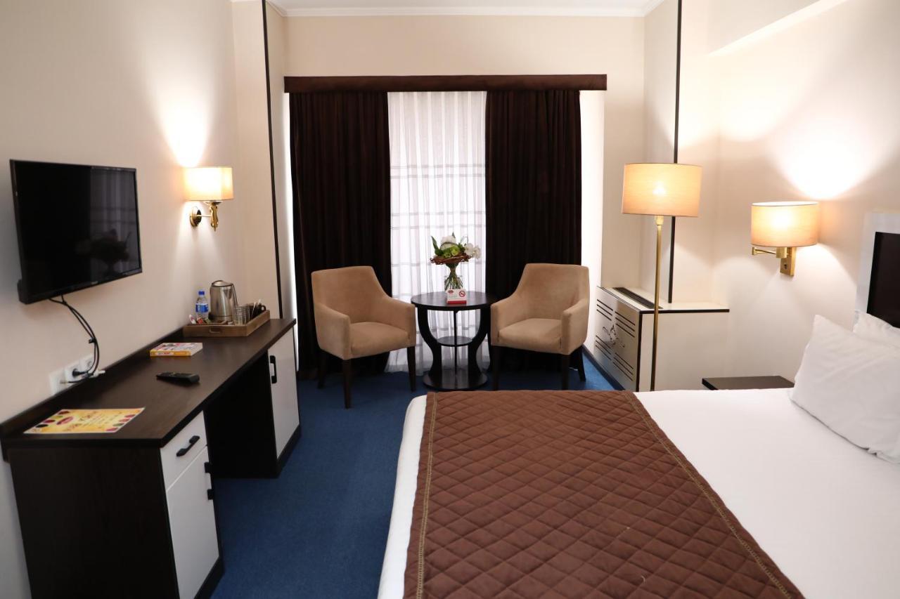 Le Grande Plaza Hotel ทาชเคนต์ ภายนอก รูปภาพ