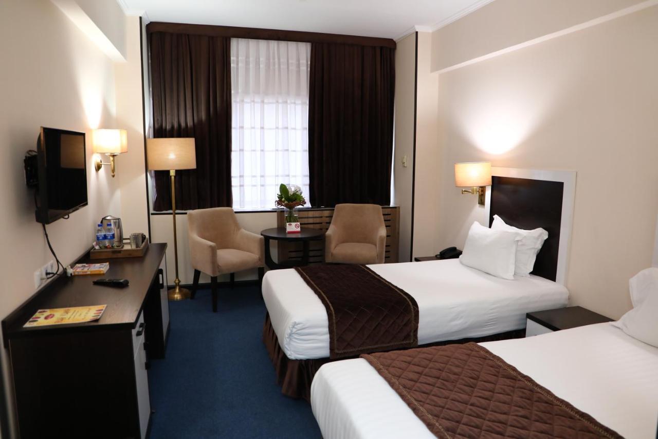Le Grande Plaza Hotel ทาชเคนต์ ภายนอก รูปภาพ
