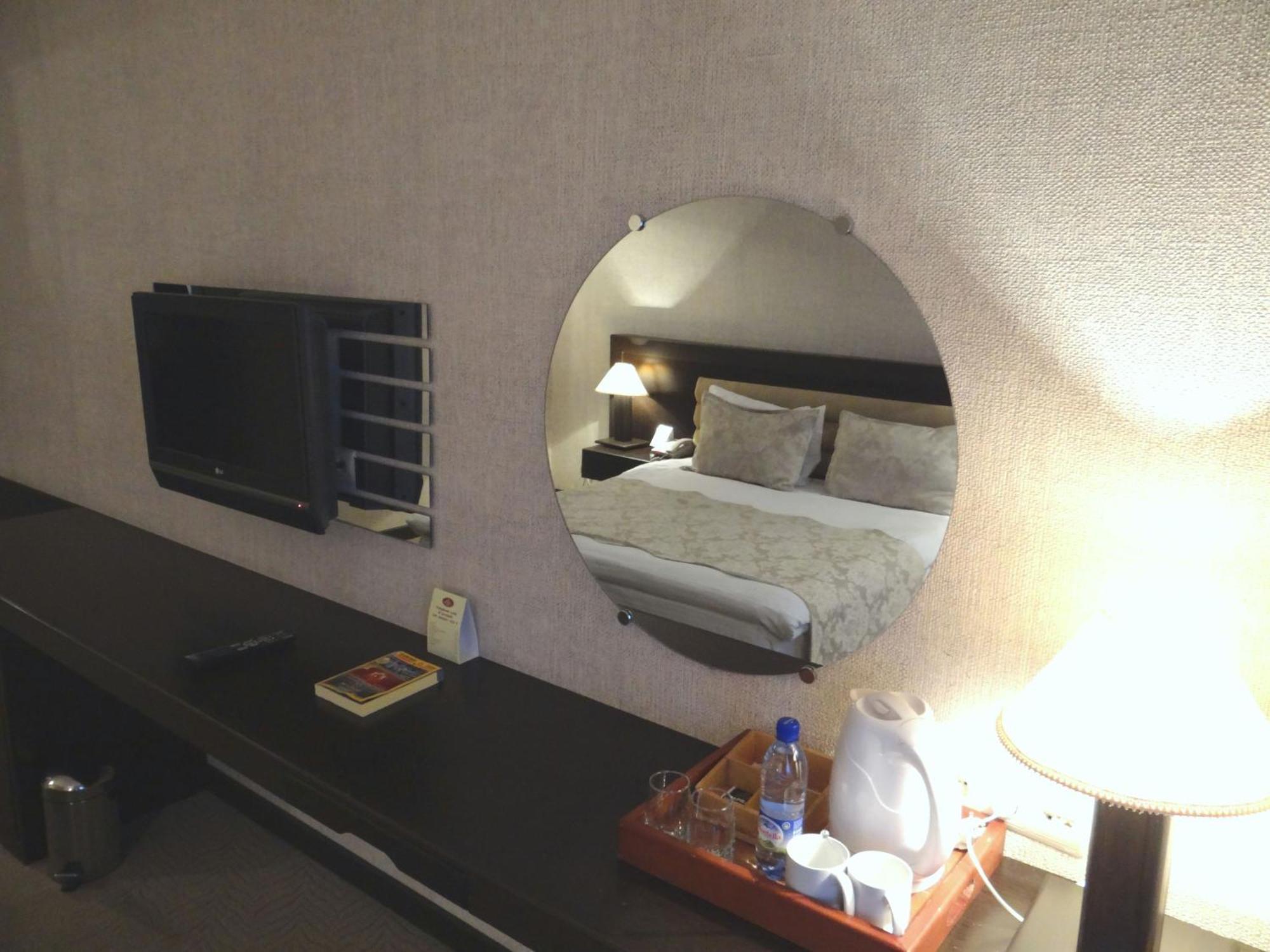 Le Grande Plaza Hotel ทาชเคนต์ ภายนอก รูปภาพ