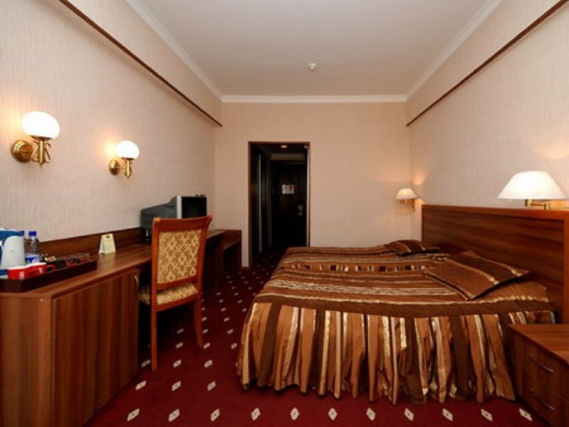 Le Grande Plaza Hotel ทาชเคนต์ ภายนอก รูปภาพ