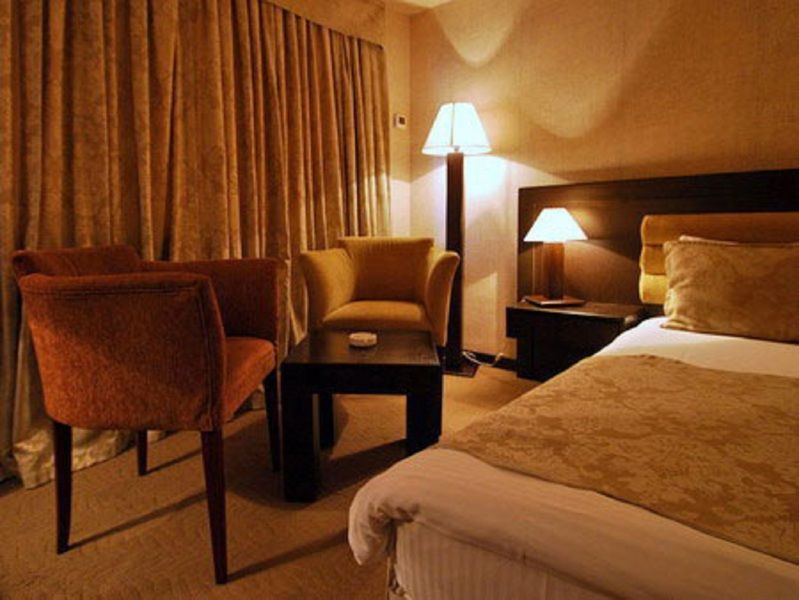 Le Grande Plaza Hotel ทาชเคนต์ ภายนอก รูปภาพ