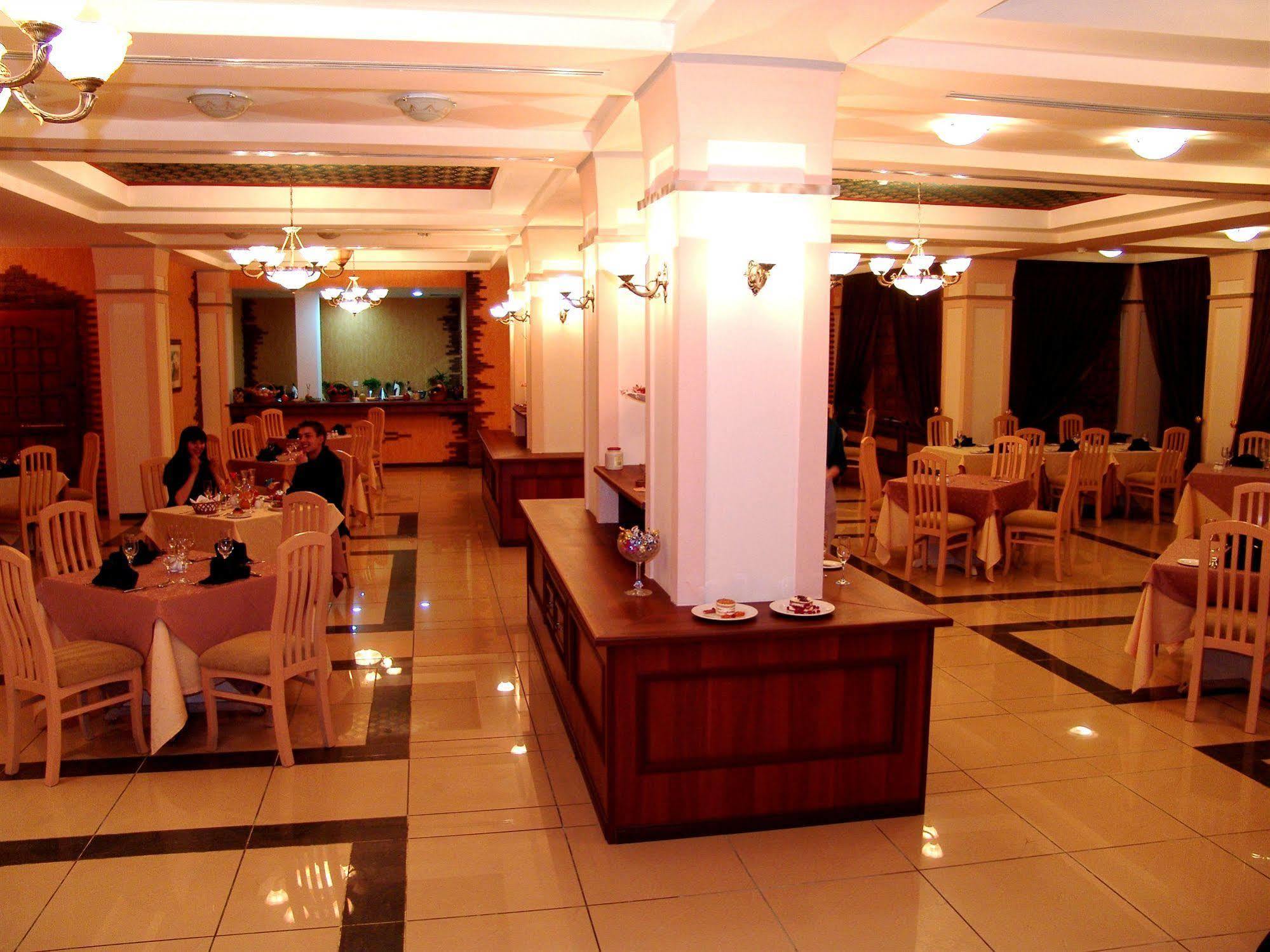 Le Grande Plaza Hotel ทาชเคนต์ ภายนอก รูปภาพ