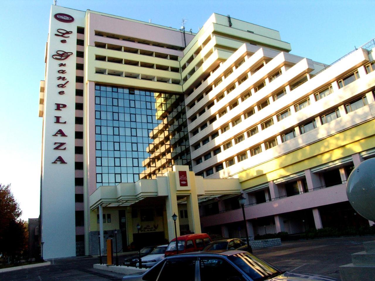 Le Grande Plaza Hotel ทาชเคนต์ ภายนอก รูปภาพ