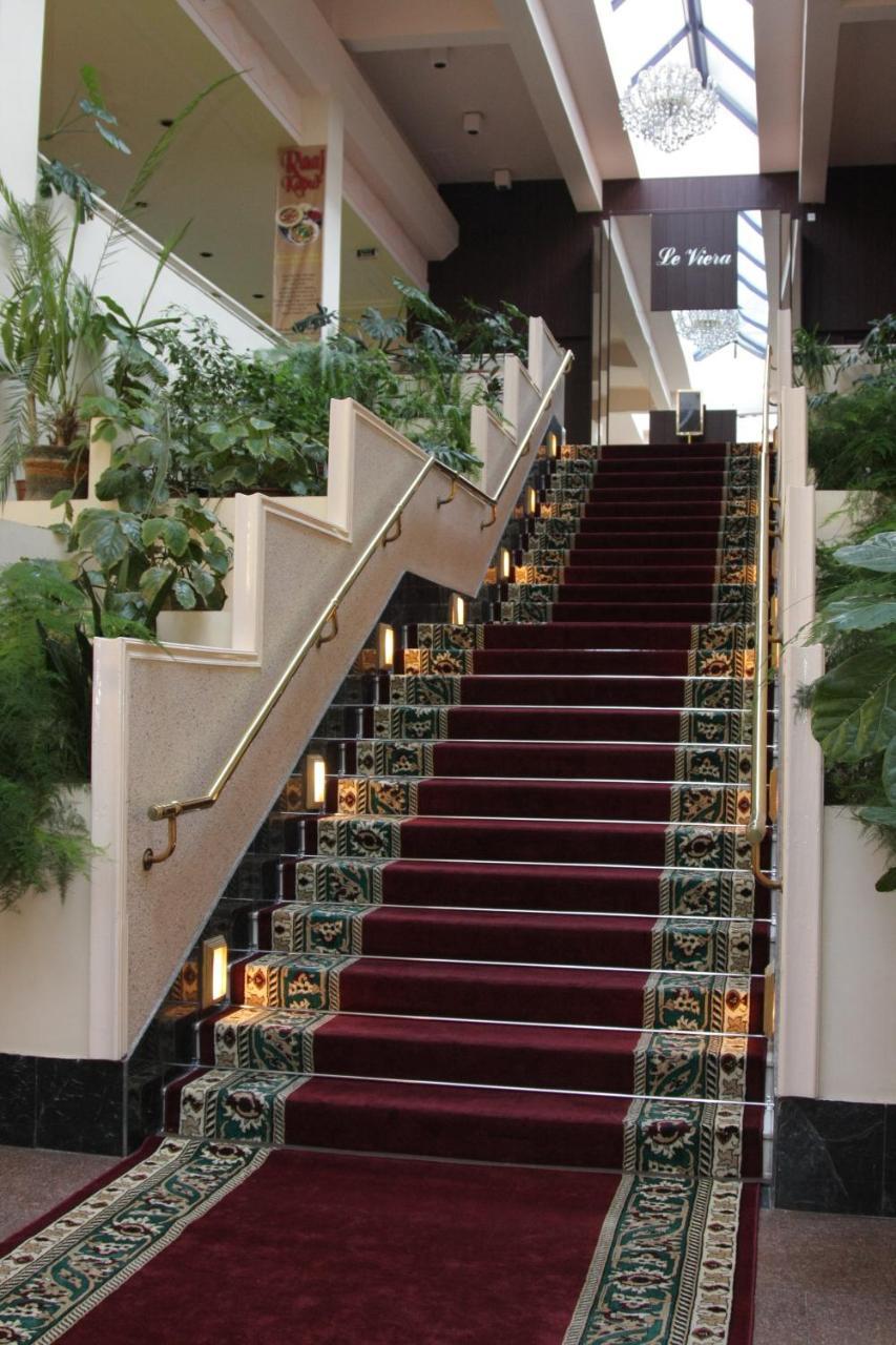 Le Grande Plaza Hotel ทาชเคนต์ ภายนอก รูปภาพ