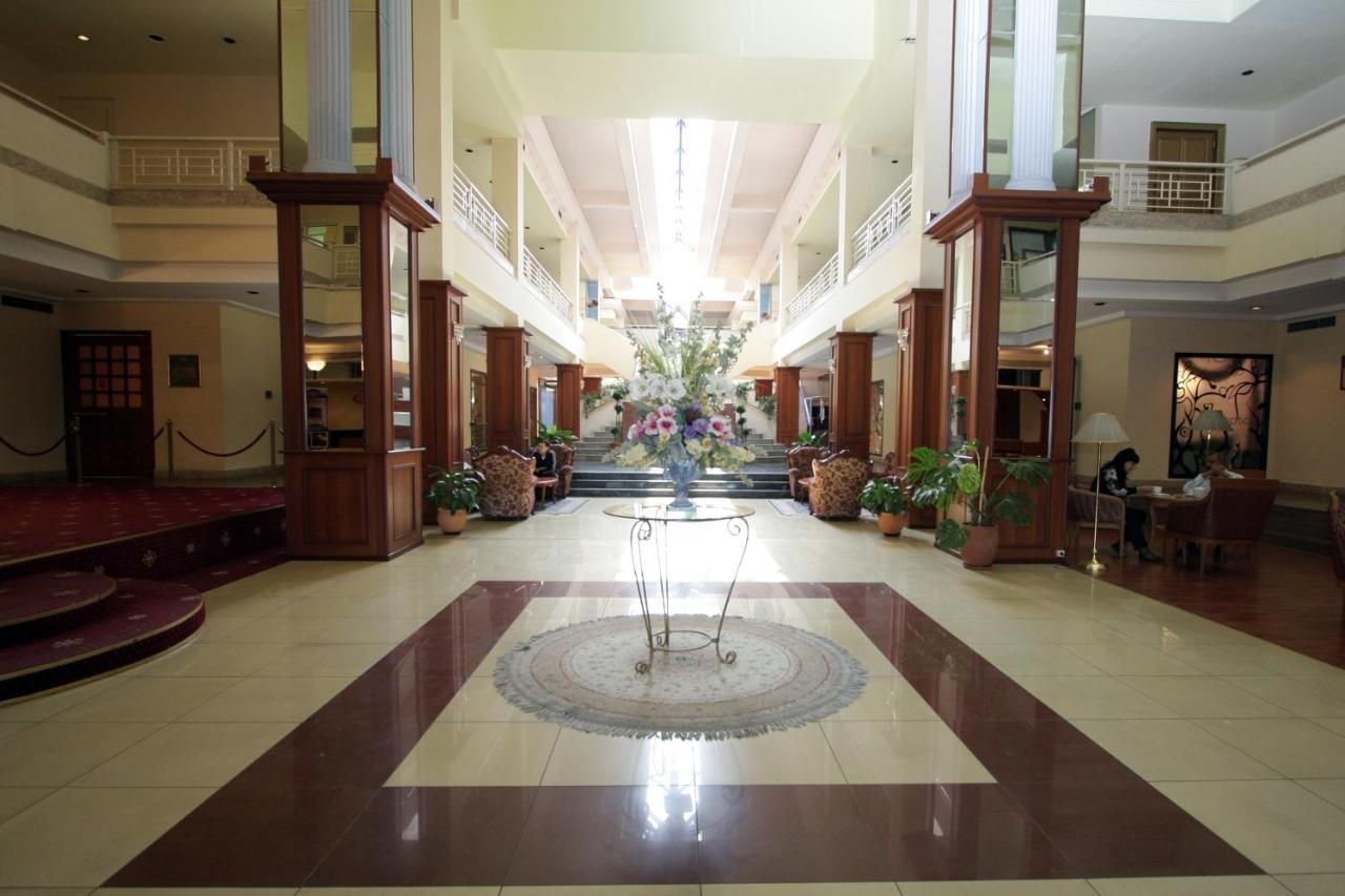 Le Grande Plaza Hotel ทาชเคนต์ ภายนอก รูปภาพ